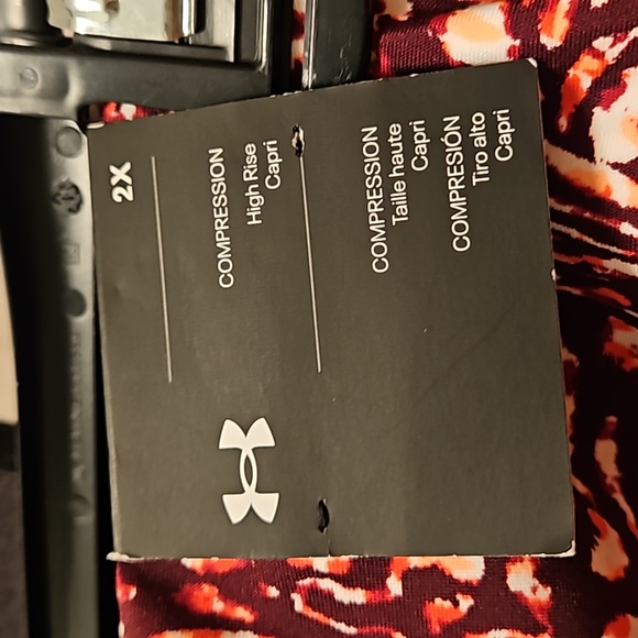 Under Armour 🖤 bnwt Capri leggings (#81-82) - Picture 7 of 8